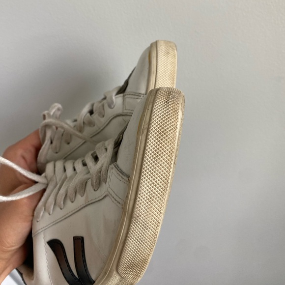 VEJA Campo Logo Sneakers - Picture 9 of 15